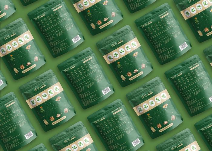 绿色一派的沐足包产品包装,产品主打"草本",含有八种草药成分,主色调